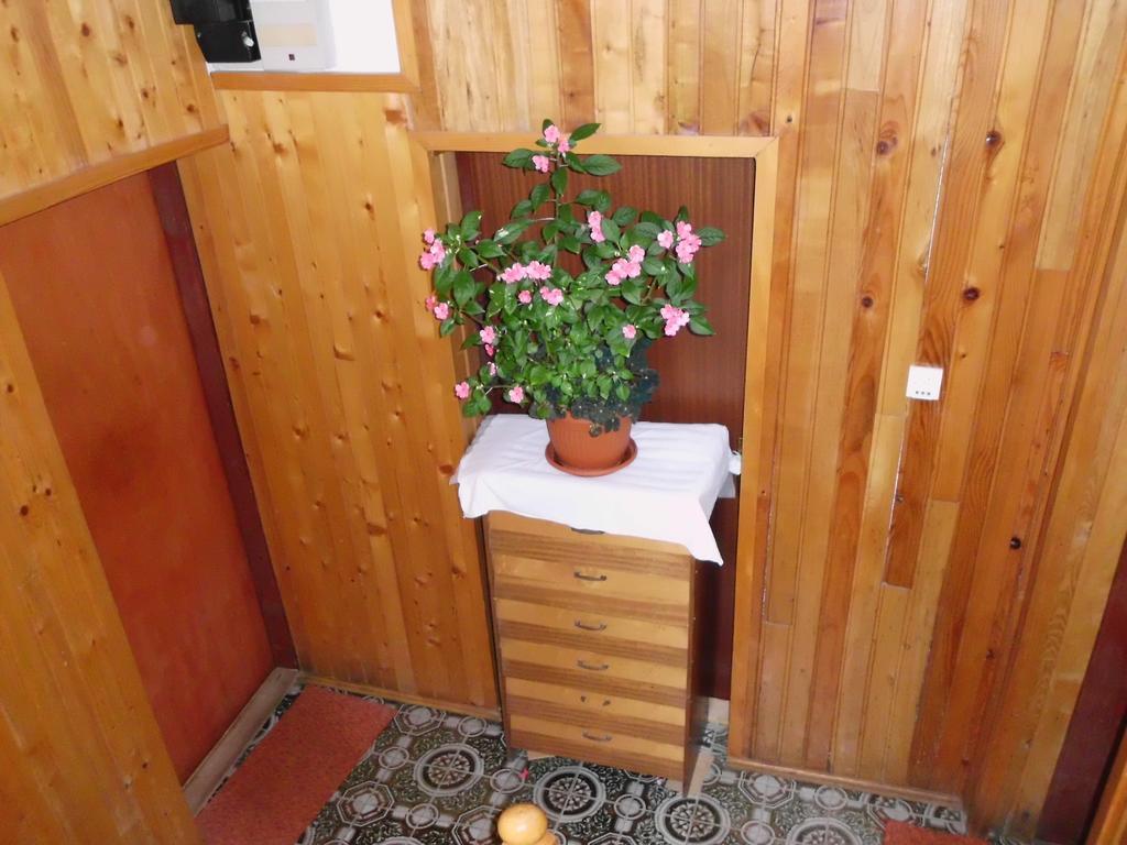 Guest House Krga Кореница Экстерьер фото